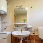 Two-bedroom In Dom wakacyjny Vid