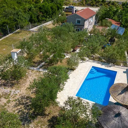 Two-bedroom In Dom wakacyjny Vid